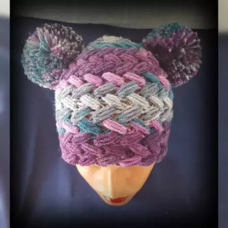 2. Снимка на Детски плетени шапки различни цветове