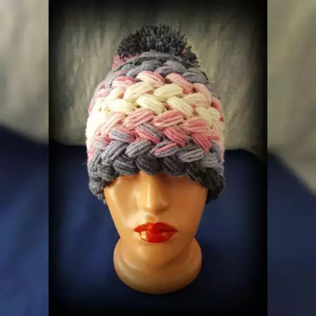 2. Снимка на Дамски плетени шапки различни цветове