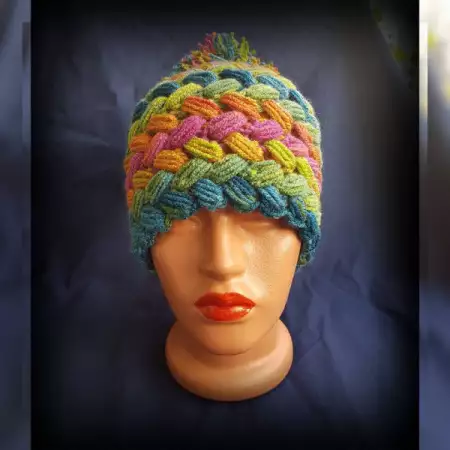 7. Снимка на Дамски плетени шапки различни цветове