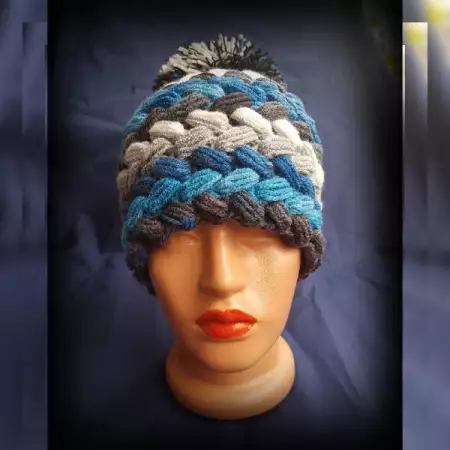 1. Снимка на Дамски плетени шапки различни цветове
