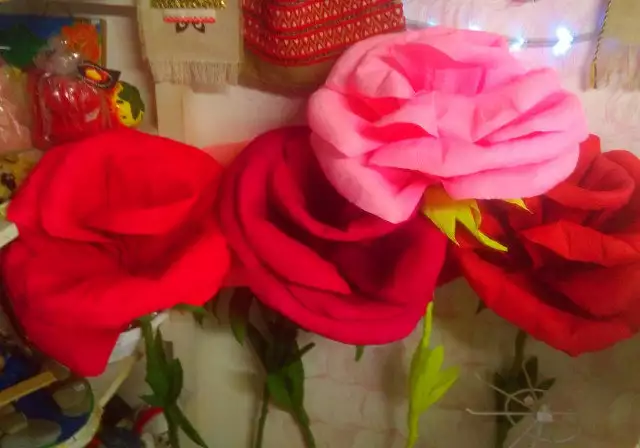 1. Снимка на Уникални рози ръчна изработка с височина 1 метър.