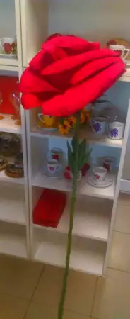 3. Снимка на Уникални рози ръчна изработка с височина 1 метър.
