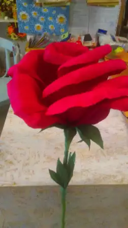 4. Снимка на Уникални рози ръчна изработка с височина 1 метър.