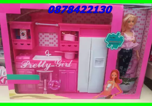 1. Снимка на ПРОМО Кукла с кухня хладилник и аксесоари Кухнята на Барби