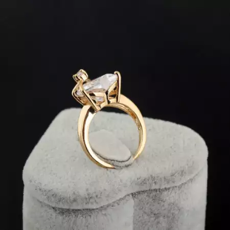 2. Снимка на Изящен романтичен пръстен с кристално сърце