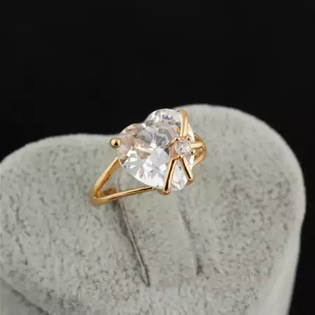 3. Снимка на Изящен романтичен пръстен с кристално сърце