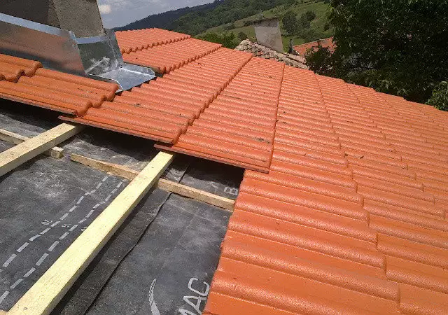 2. Снимка на Ремонт на покриви Найлон за покривиЛамарина за ПокривиМайсто