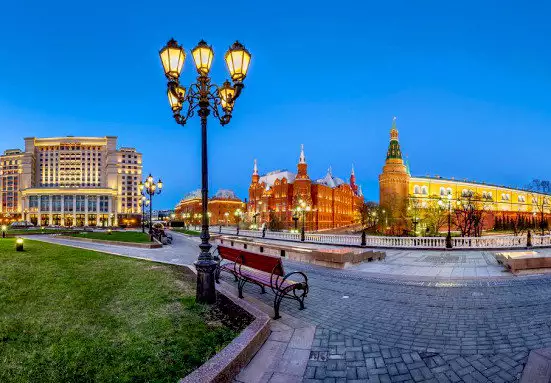 5. Снимка на Москва и Белите нощи на Санкт Петербург 2019