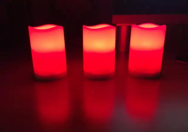 6. Снимка на LED свещи с дистанционно управление и сменящи се цветове