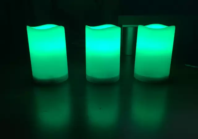 7. Снимка на LED свещи с дистанционно управление и сменящи се цветове