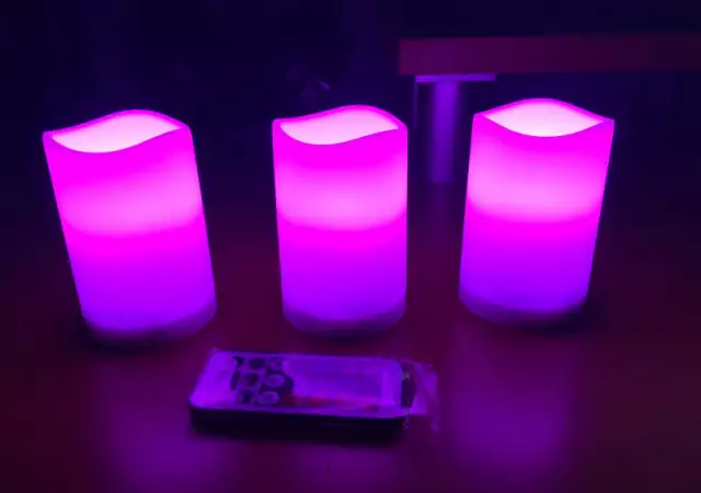 9. Снимка на LED свещи с дистанционно управление и сменящи се цветове