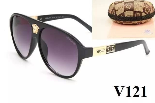 1. Снимка на слънчеви очила versace