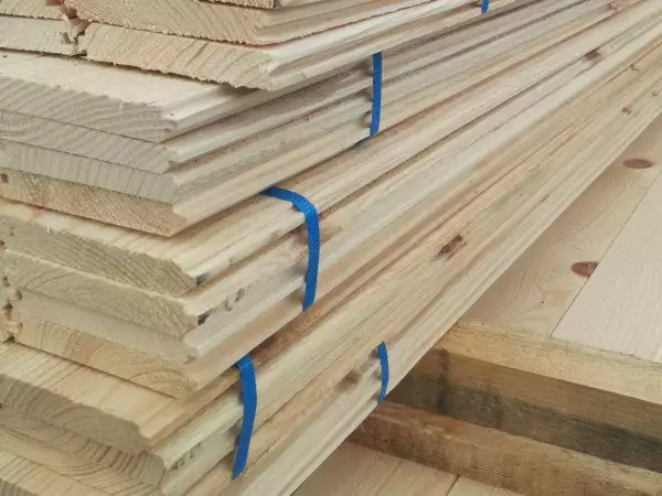 2. Снимка на дървен материал, арматурно желязо