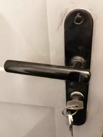 7. Снимка на Метална двупластова врата, метална рамка, секретна брава
