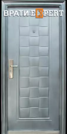 1. Снимка на Метална врата модел 132 - D1
