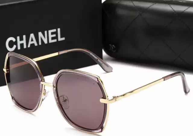 1. Снимка на Слънчеви очила Chanel