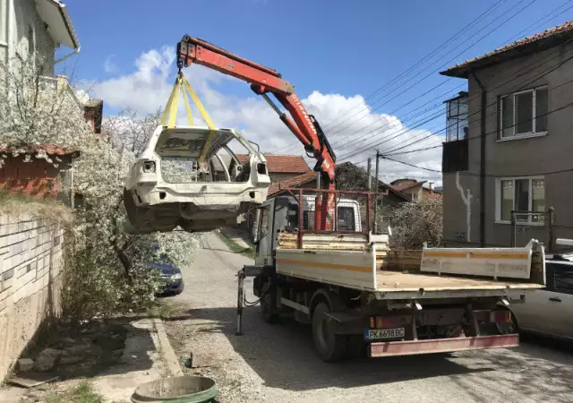 Вашият транспорт.Транспортни услуги.Камион с кран, самосвали.