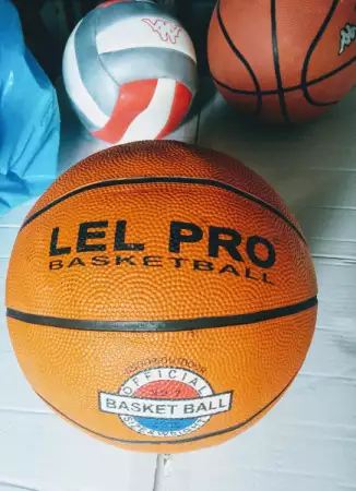 Баскетболна топка нова