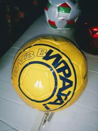 2. Снимка на Луксозна кожена футболна топка