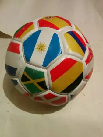 1. Снимка на Колекционерска футболна топка
