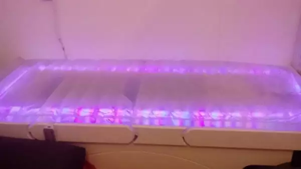 1. Снимка на Масажно водно легло със затопляне на водата и LED осветление