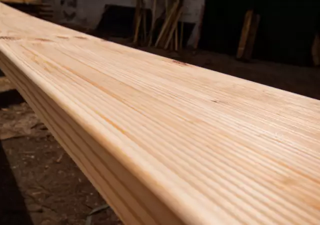Декинг от дървесина, първокачествен дървен материал