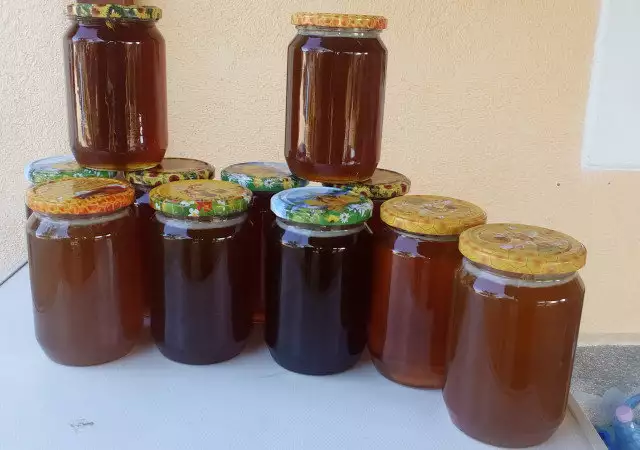 1. Снимка на Натурален пчелен мед реколта 2019 от Сакар