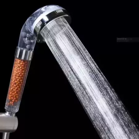 Нов Турмалинов алкализиращ душ омекотява и йонизира водата