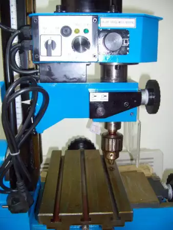 4. Снимка на Фреза за метал, координатно пробивна машина.