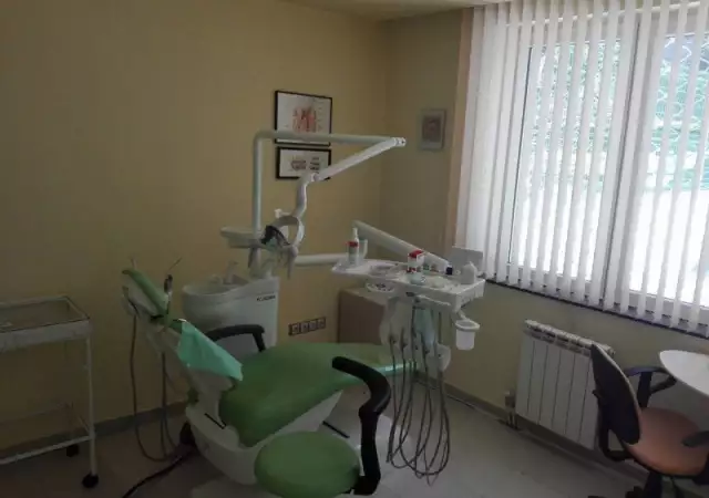 2. Снимка на Смяна в стоматологичен кабинет под наем