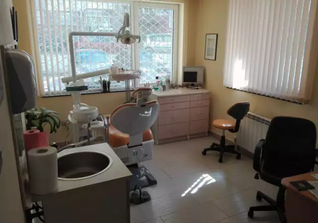 3. Снимка на Смяна в стоматологичен кабинет под наем