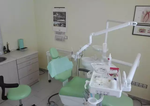 4. Снимка на Смяна в стоматологичен кабинет под наем
