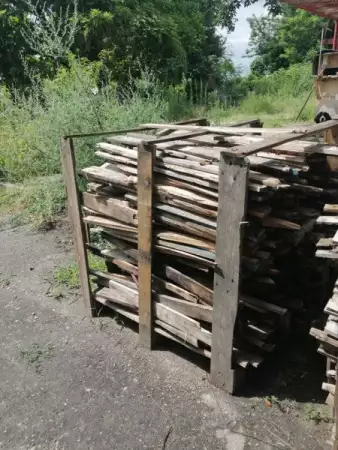 Отпадъчни дърва за огрев - от палети