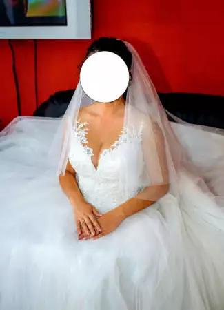 1. Снимка на Сватбена рокля на бутик Алегра