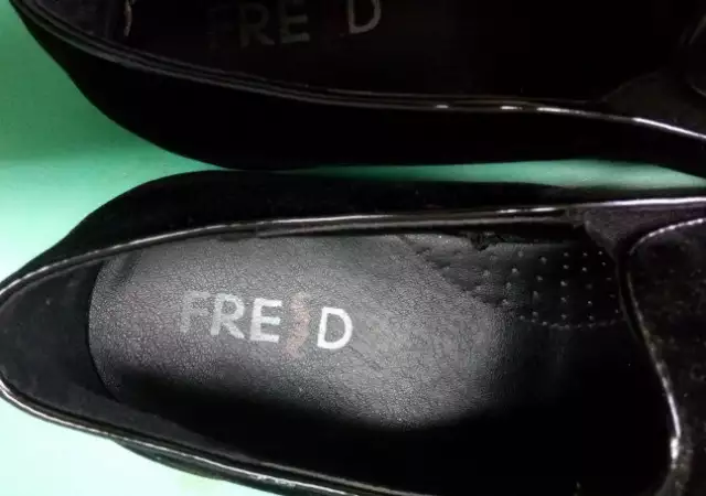 6. Снимка на Дамски черни обувки с апликации Fred