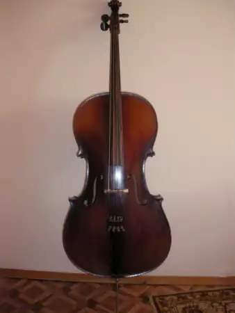 1. Снимка на Продавам виолончели