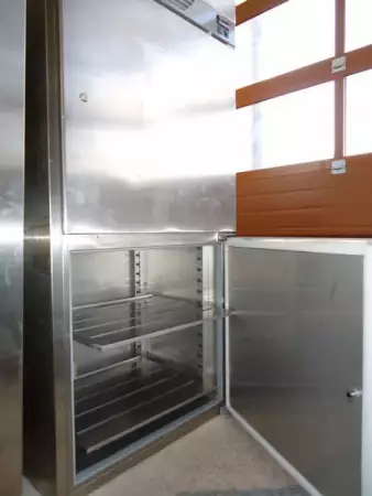 3. Снимка на 1.Хладилни шкафове вертикални плю - сови или ми - носови за съхр