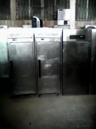 1.Хладилни шкафове вертикални плю - сови или ми - носови за съхр