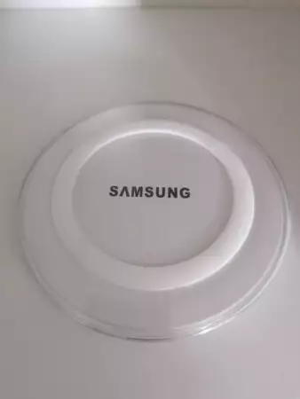 1. Снимка на Samsung wireless fast charger