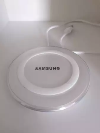 Samsung wireless fast charger