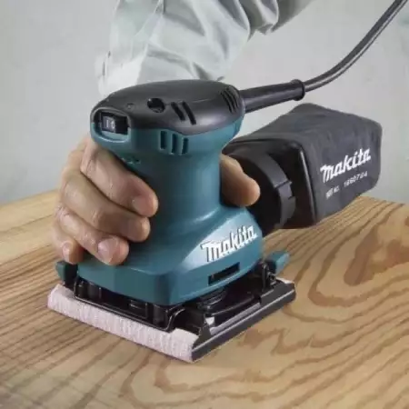 Виброшлайф Makita BO4557 180W