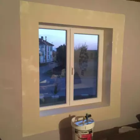 Боядисване Шпакловане Обръщане на прозорци и врати.