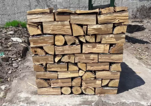 1. Снимка на продавам дърва за огрев реалени и плътне кубици