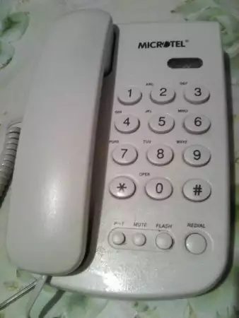 Продавам стационарен телефон Микротел