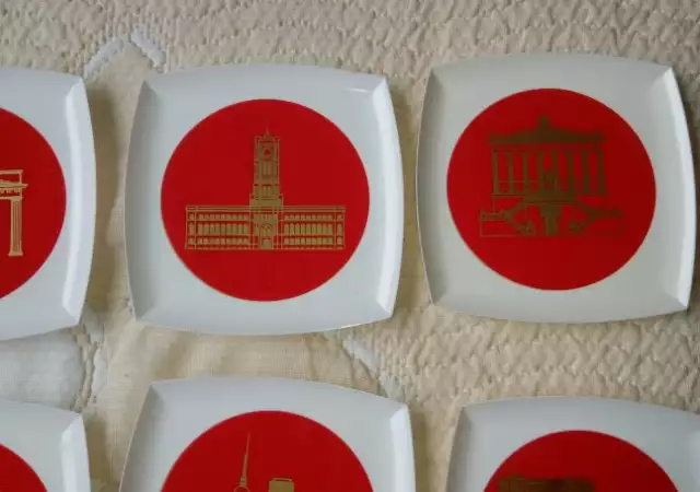6. Снимка на Сувенир от ГДР Берлин , подложки за чаши Berlin DDR