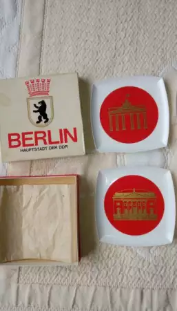 8. Снимка на Сувенир от ГДР Берлин , подложки за чаши Berlin DDR