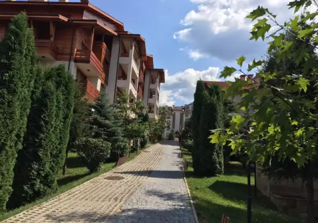 Луксозен компактен 2 - стаен обзаведен апартамент в Банско