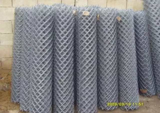 Поцинкована плетена оградна мрежа