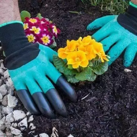 1. Снимка на Нови специални градинарски ръкавици с пластмасови пръсти