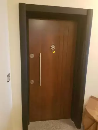 Блиндирани входни врати
